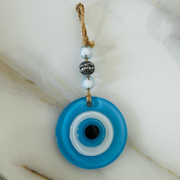 🧿 Blue Glass Evil Eye Pendant - Picture 4 of 4